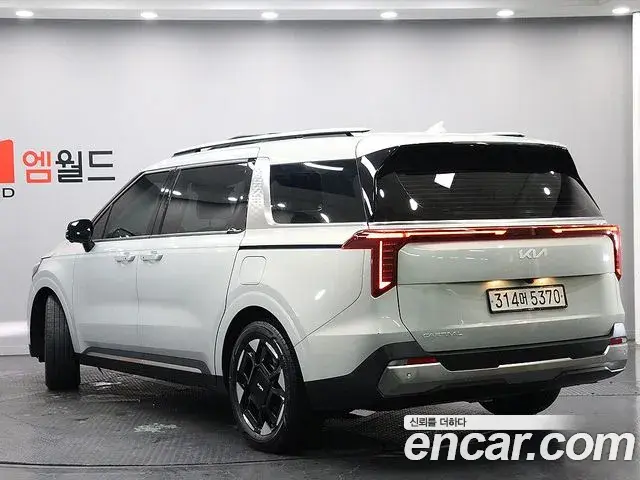 Kia Carnival 2024 — Photo 8/20