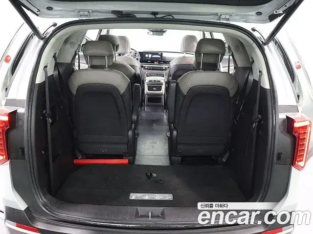Kia Carnival 2024 — Photo 18/20