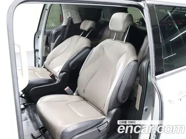Kia Carnival 2024 — Photo 15/20