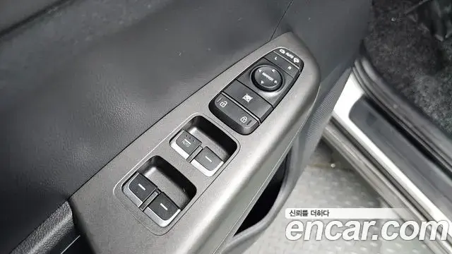 Kia Sportage The Bold 2021 — Photo 2/30