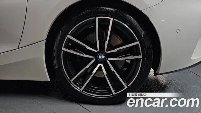 BMW Z4 2025 — Photo 3/35