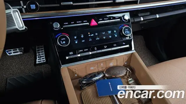 Hyundai Santa Fe 2025 — Фото 19/20