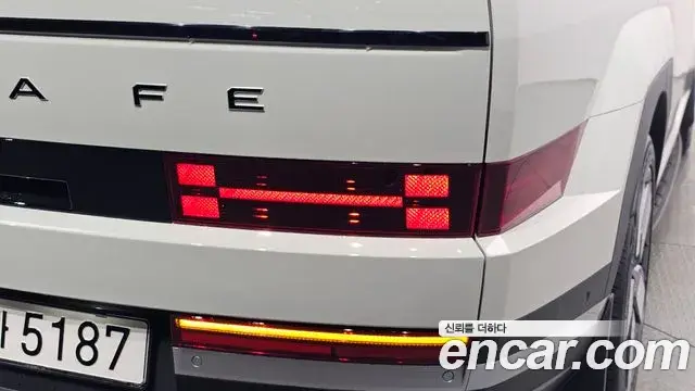 Hyundai Santa Fe 2025 — Photo 30/31