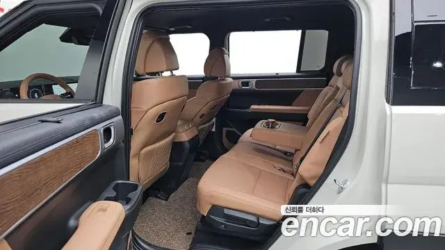 Hyundai Santa Fe 2025 — Photo 7/31