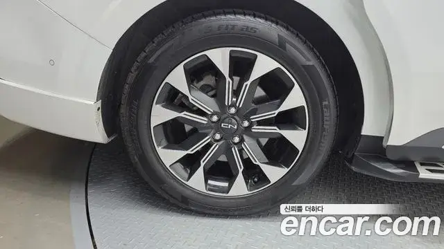 Kia Carnival 2022 — Фото 5/20