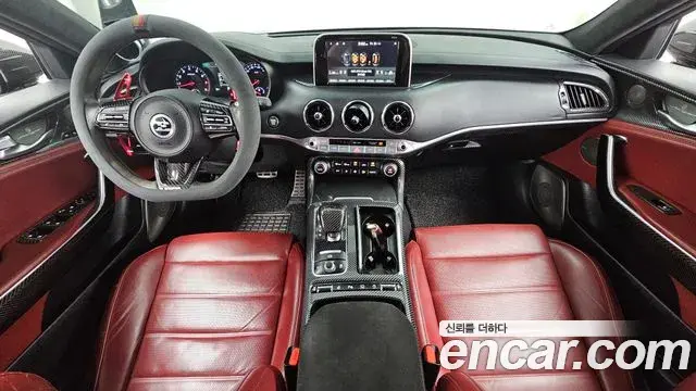 Kia Stinger 2018 — Фото 7/20