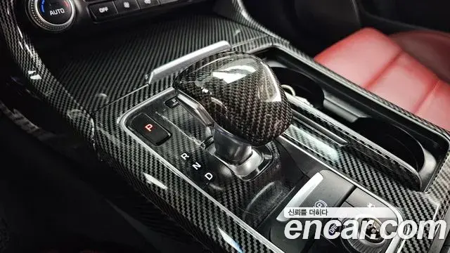Kia Stinger 2018 — Фото 9/20