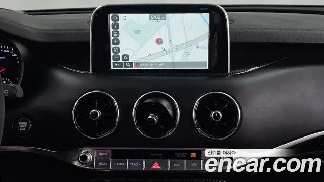 Kia Stinger 2018 — Фото 14/20