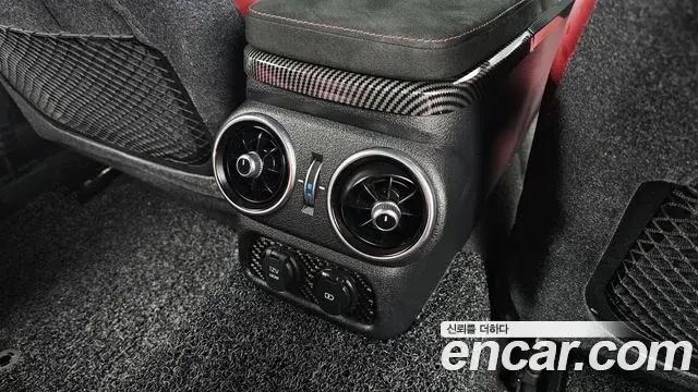 Kia Stinger 2018 — Şəkil 23/37