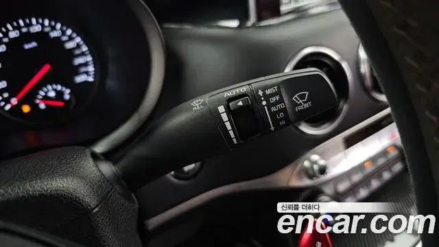 Kia Stinger 2018 — Şəkil 34/37