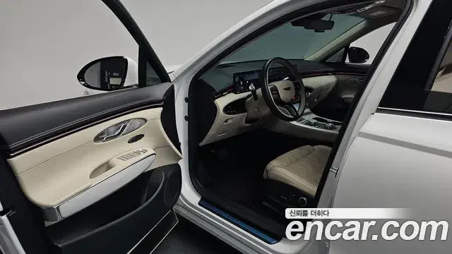 Genesis GV70 2024 — ფოტო 8/33