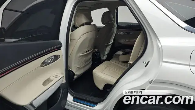 Genesis GV70 2024 — ფოტო 12/33