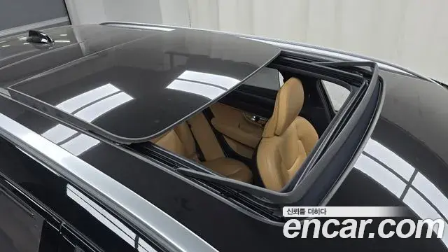Volvo V90 Cross Country 2023 — ფოტო 15/34