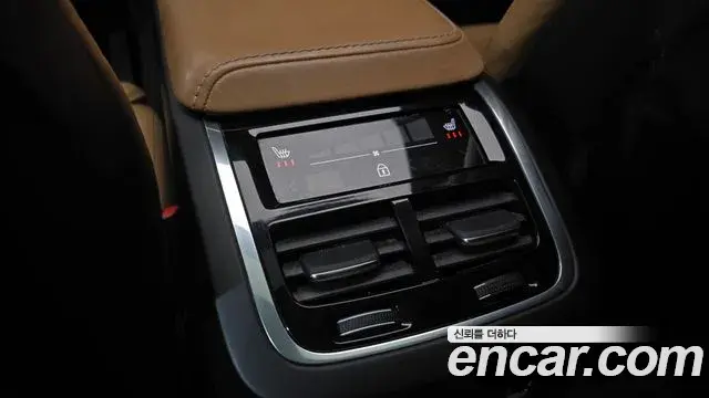 Volvo XC60 2019 — Şəkil 19/34