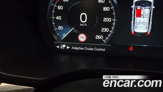 Volvo XC60 2019 — Şəkil 27/34