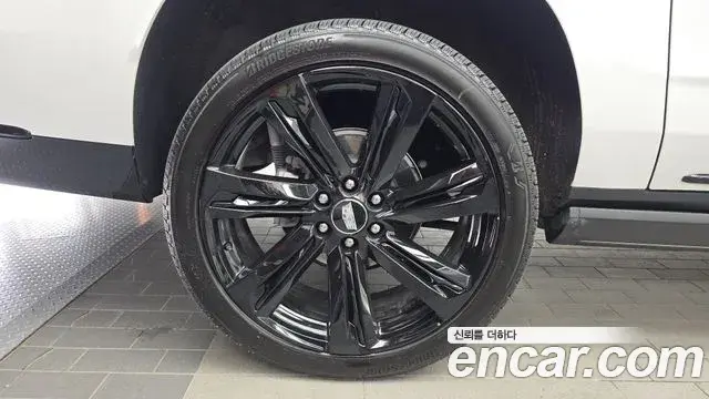 Cadillac Escalade 2025 — Photo 28/37