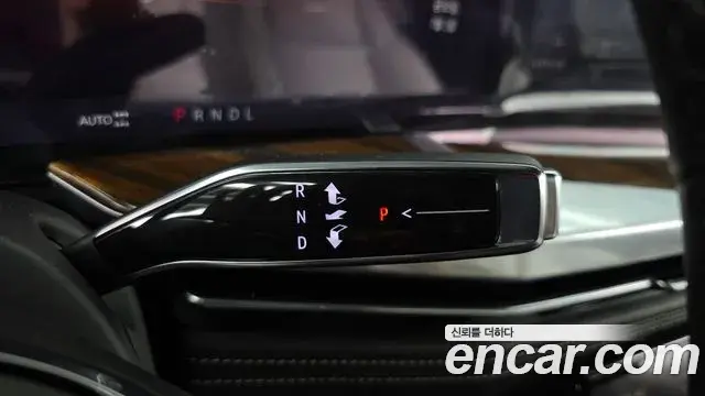 Cadillac Escalade 2025 — Photo 24/37
