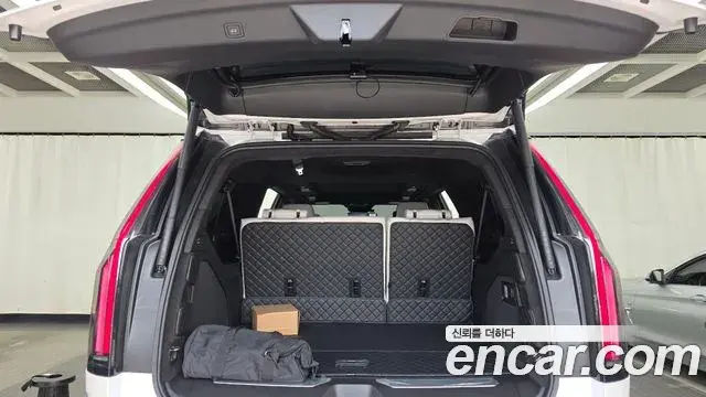 Cadillac Escalade 2025 — Photo 30/37