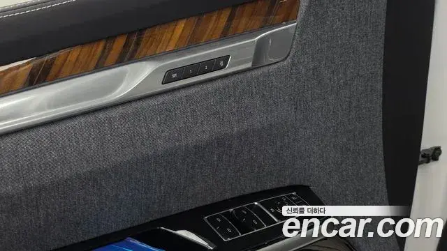 Cadillac Escalade 2025 — Photo 21/37