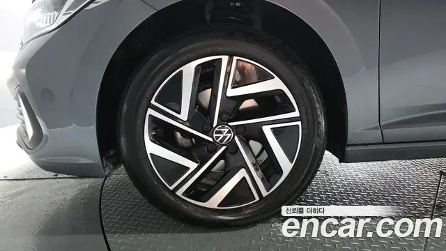 Volkswagen Jetta 2024 — ფოტო 18/36