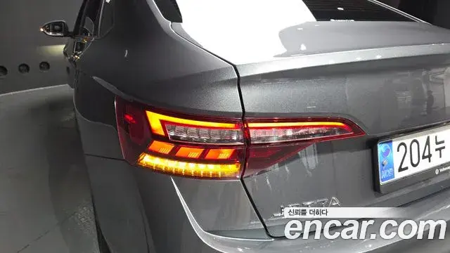 Volkswagen Jetta 2024 — ფოტო 33/36