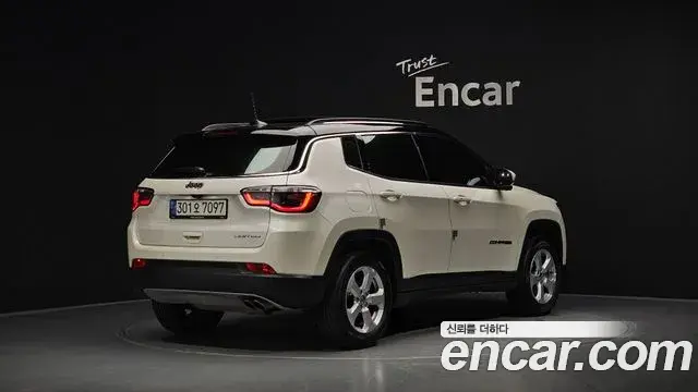 Jeep Compass 2021 — Фото 2/20