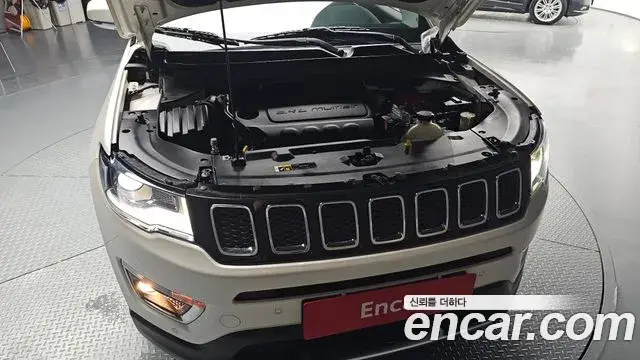 Jeep Compass 2021 — Фото 6/20