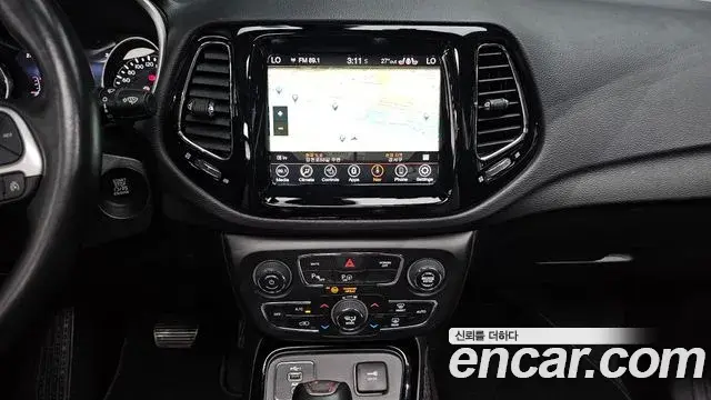 Jeep Compass 2021 — Фото 14/20
