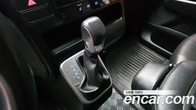Hyundai Staria 2021 — Фото 9/20