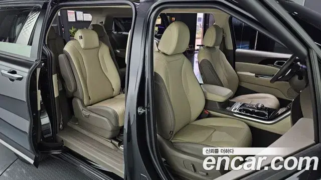 Kia Carnival 2023 — Photo 10/20