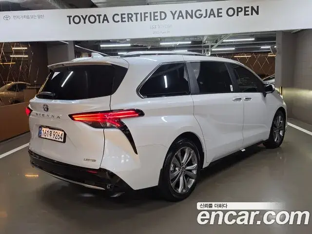Toyota Sienna 2025 — Photo 15/20