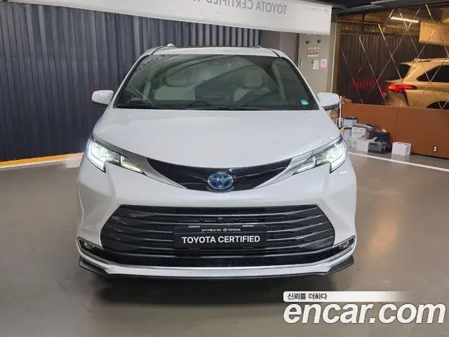 Toyota Sienna 2025 — Photo 18/20