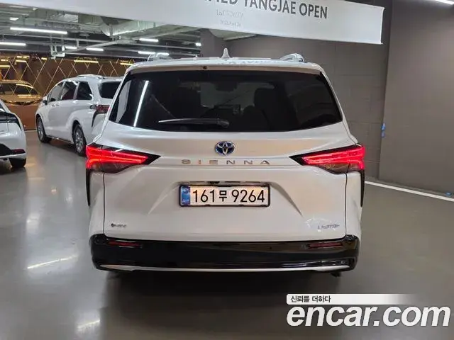 Toyota Sienna 2025 — Photo 12/20