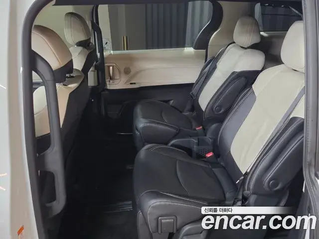 Toyota Sienna 2025 — Photo 19/20