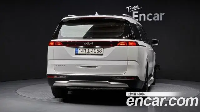 Kia Carnival 2021 — Фото 4/20