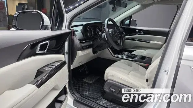 Kia Carnival 2021 — Фото 10/20
