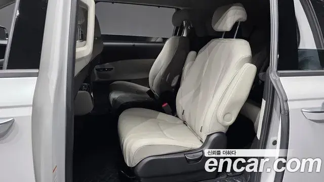 Kia Carnival 2021 — Фото 12/20