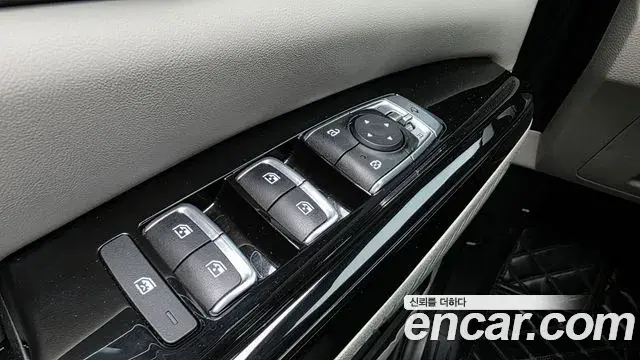 Kia Carnival 2021 — Фото 18/20