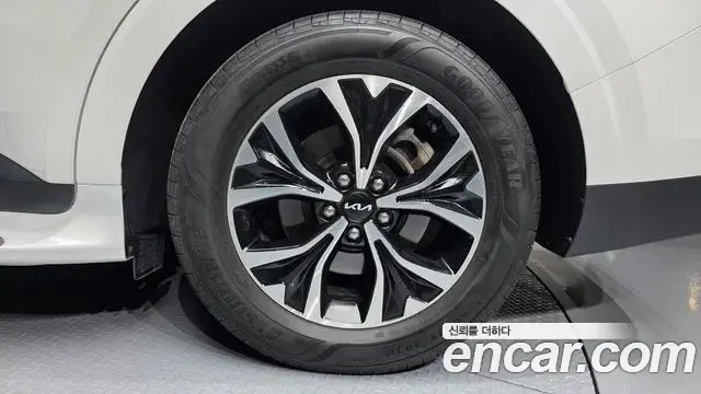 Kia Carnival 2021 — Şəkil 33/38