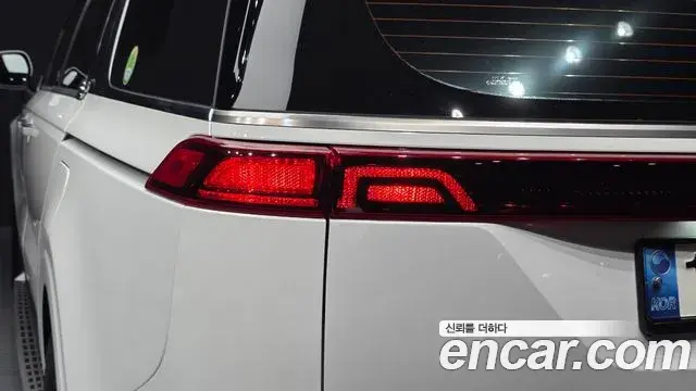 Kia Carnival 2021 — Şəkil 29/38