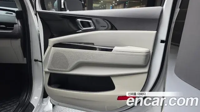 Kia Carnival 2021 — Şəkil 26/38
