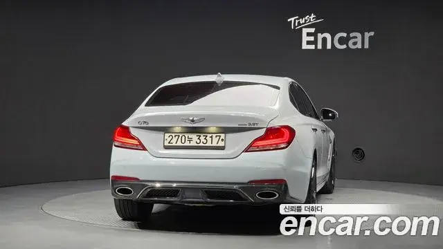 Genesis G70 2019 — ფოტო 15/20