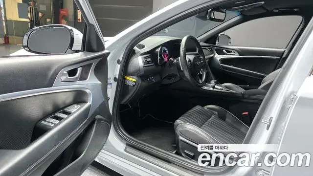 Genesis G70 2019 — ფოტო 9/20