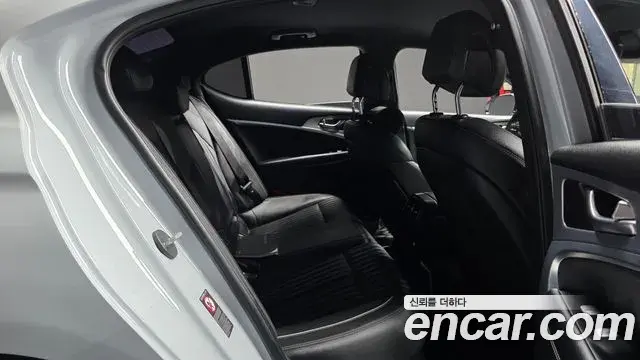 Genesis G70 2019 — ფოტო 16/20
