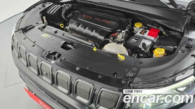 Jeep Compass 2022 — ფოტო 31/35