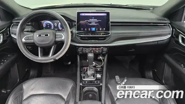 Jeep Compass 2022 — ფოტო 14/35