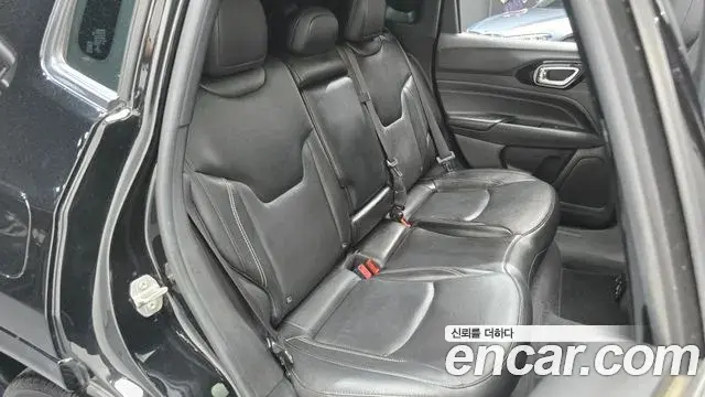 Jeep Compass 2022 — ფოტო 12/35