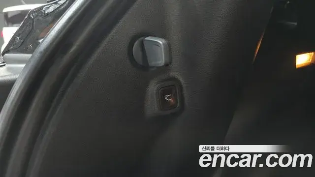 Jeep Compass 2022 — ფოტო 27/35