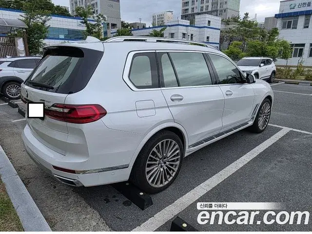 BMW X7 2021 — ფოტო 19/19