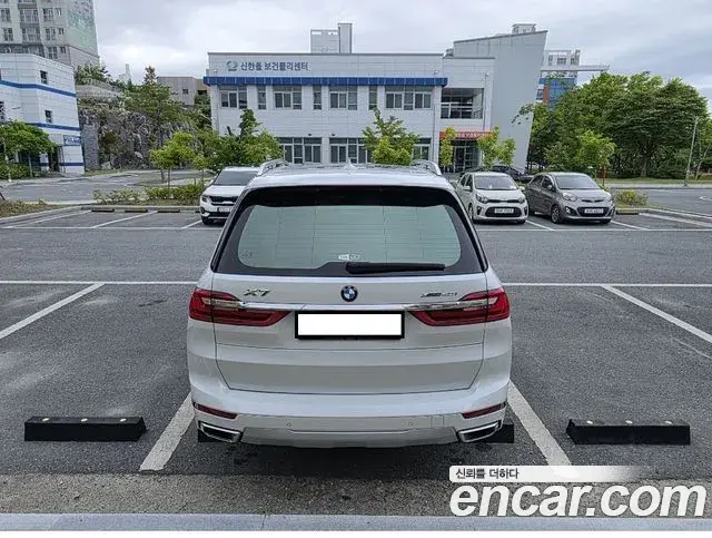 BMW X7 2021 — ფოტო 4/19